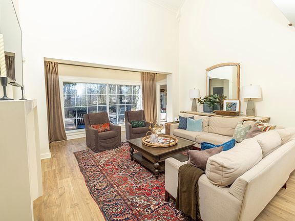 3rd image of 108 Tuxford Rd