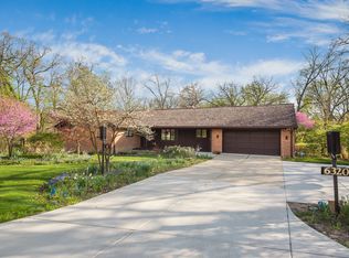 6320 Blackhawk Trl, Indian Head Park, IL