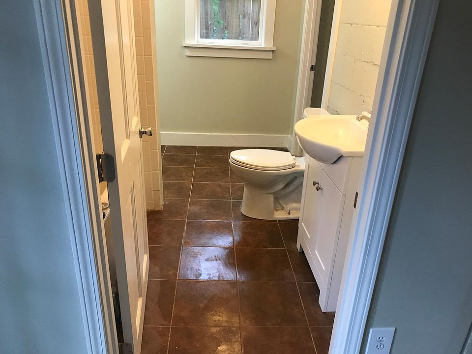 Downstairs Full Bathroom With Make-up Area