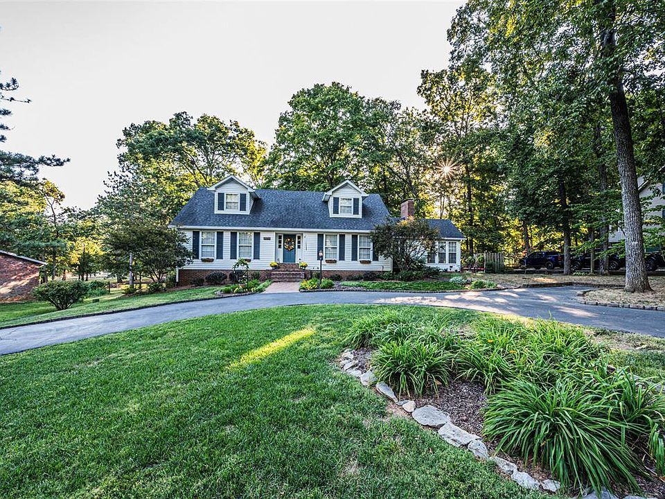 1st image of 407 Hillwood Dr