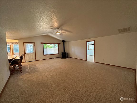 4th image of 15837 Lawrence Place SE