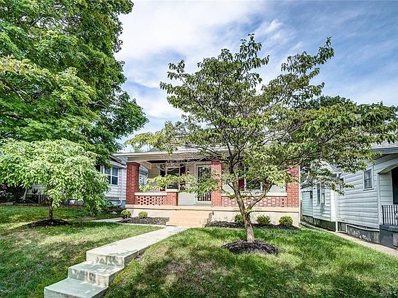 3rd image of 2119 Rosemont Blvd