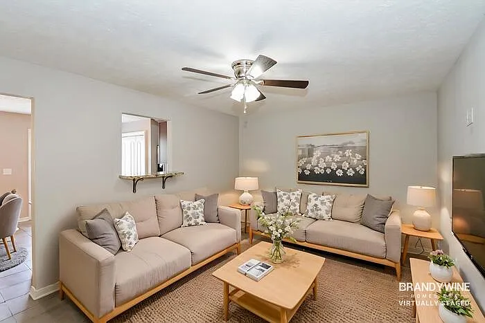 3 bed, 2.5 bath, 1384 sqft, $1,795 — Photo 4