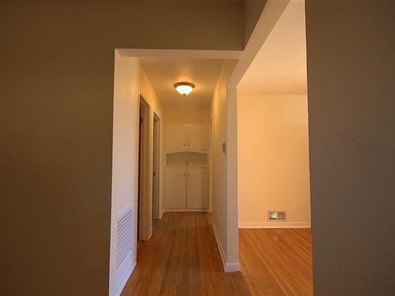 5th image of 3102 Aliso Dr NE