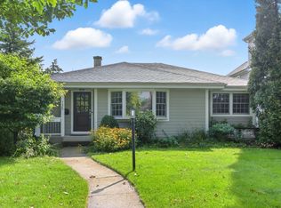 135 N Myrtle Ave, Elmhurst, IL 60126