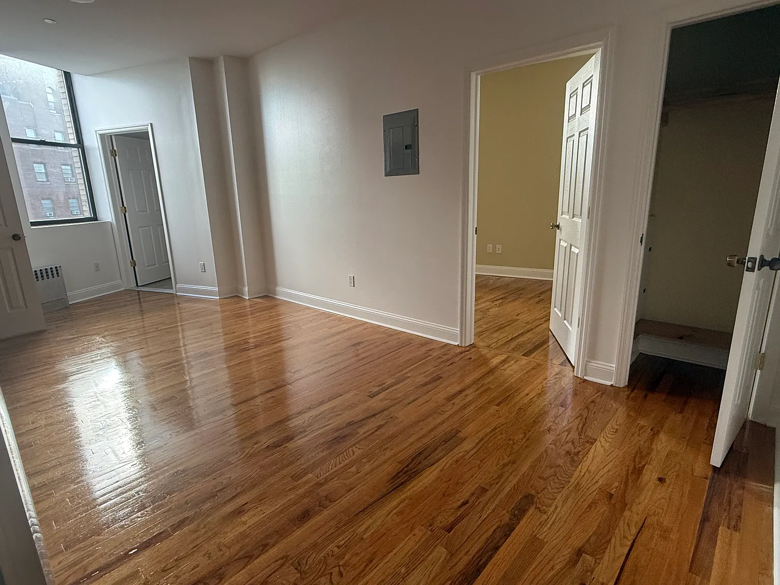 1 bed, 700 sqft, $1,800 — Photo 2