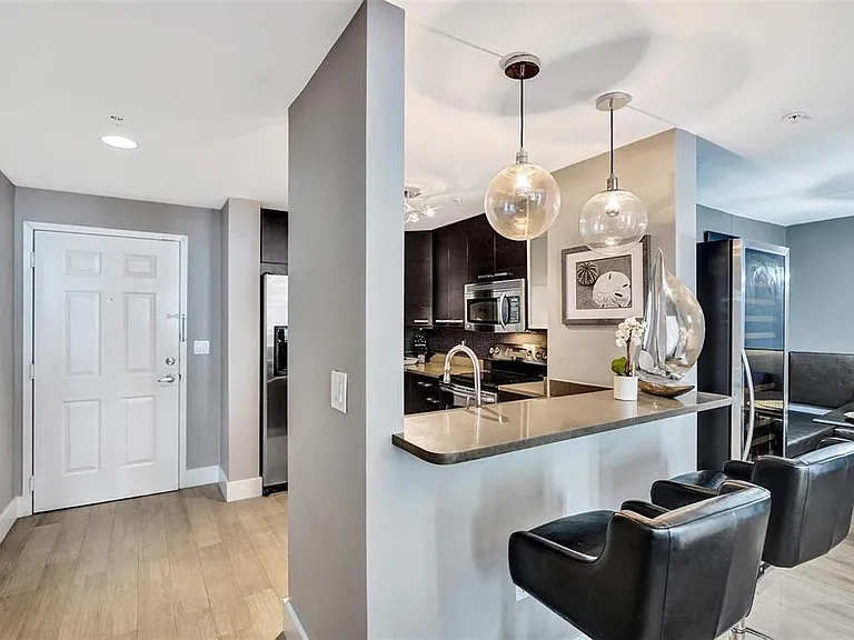 255 Evernia St #501 — Photo 10