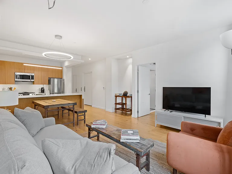 236 E 15th St #3 — Photo 7