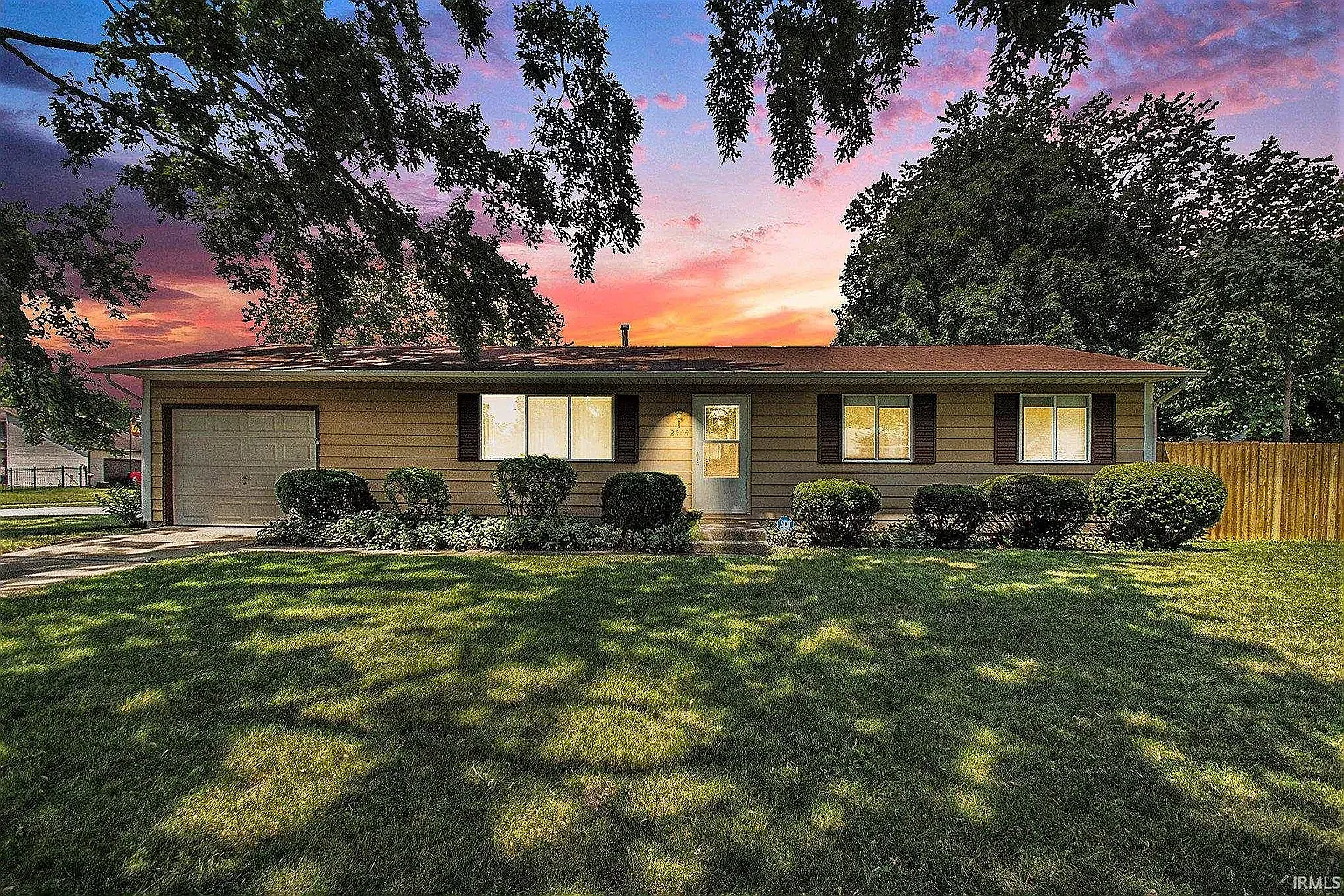 3 bed, 1008 sqft, $2,400 — Photo 1