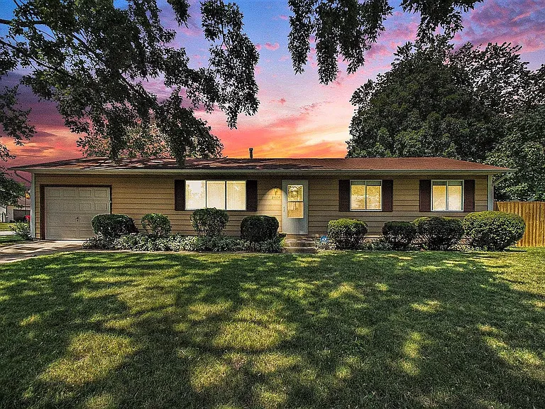 2404 Hummel Dr — Photo 1