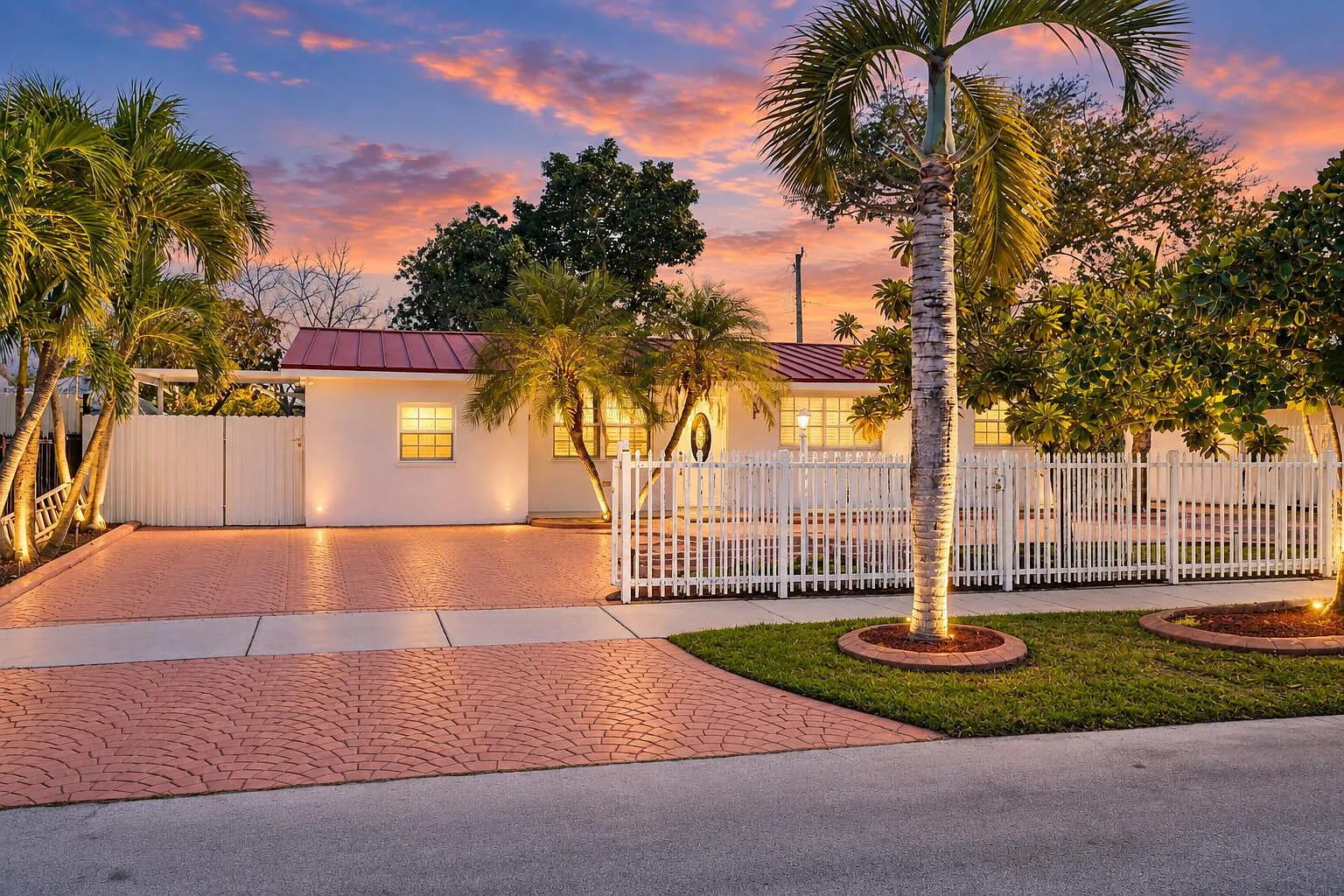 3 bed, 2.0 bath, 1969 sqft, $3,600 — Photo 1