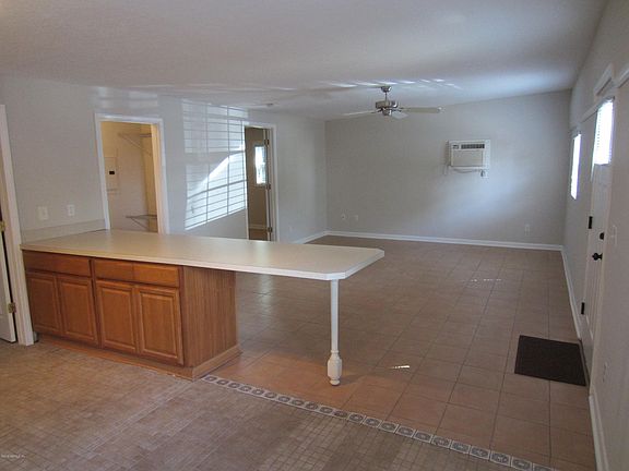 4th image of 971 Cherry St