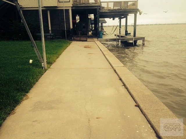 2nd image of 111 Quayside Dr