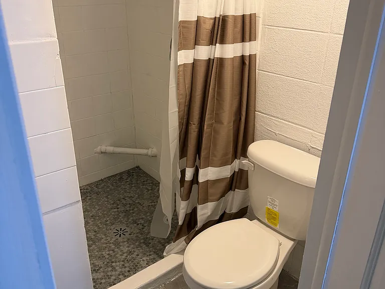 2251 N Parkside Ave #1 — Photo 8