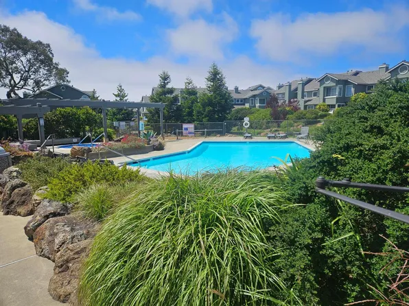1813 Ipswich Ln, Daly City, CA 94014