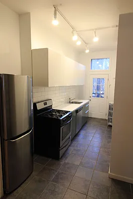 Rented by True Real Estate Group | media 16