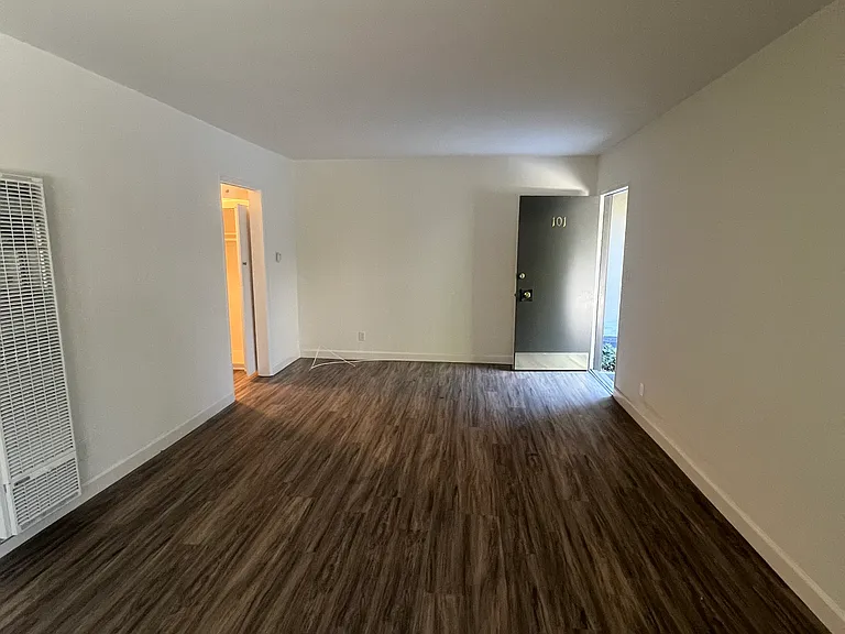 267 S Madison Ave — Photo 5
