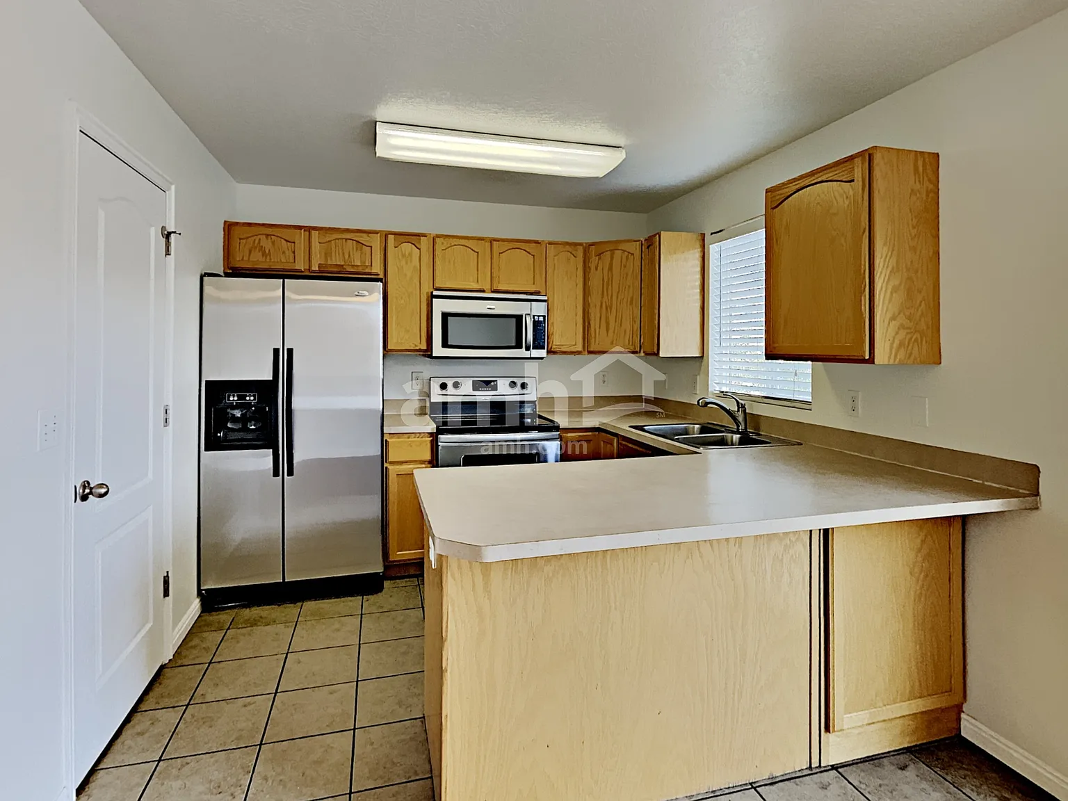 4 bed, 2.0 bath, 1536 sqft, $2,410 — Photo 3