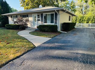 234 Mohawk Trl, Buffalo Grove, IL 60089