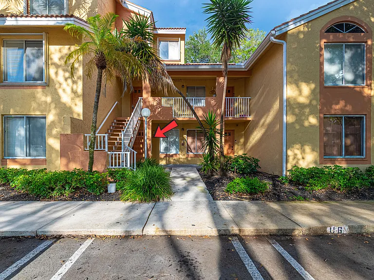 1041 Coral Club Dr #1041 — Photo 2
