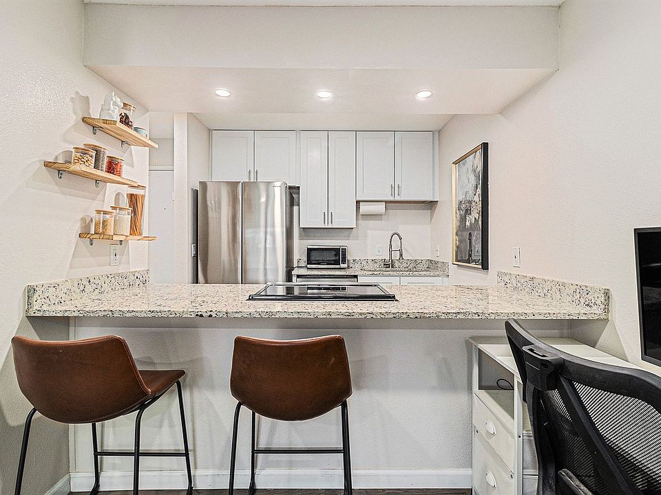 1st image of 2707 Valmont Rd APT 105A
