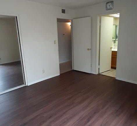 4th image of 8836 N New World Dr