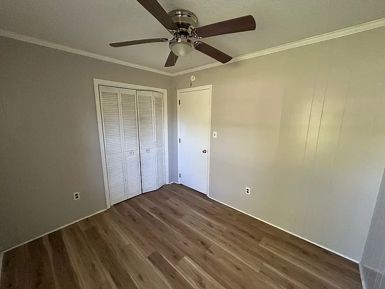 545 Asbury Rd — Photo 10