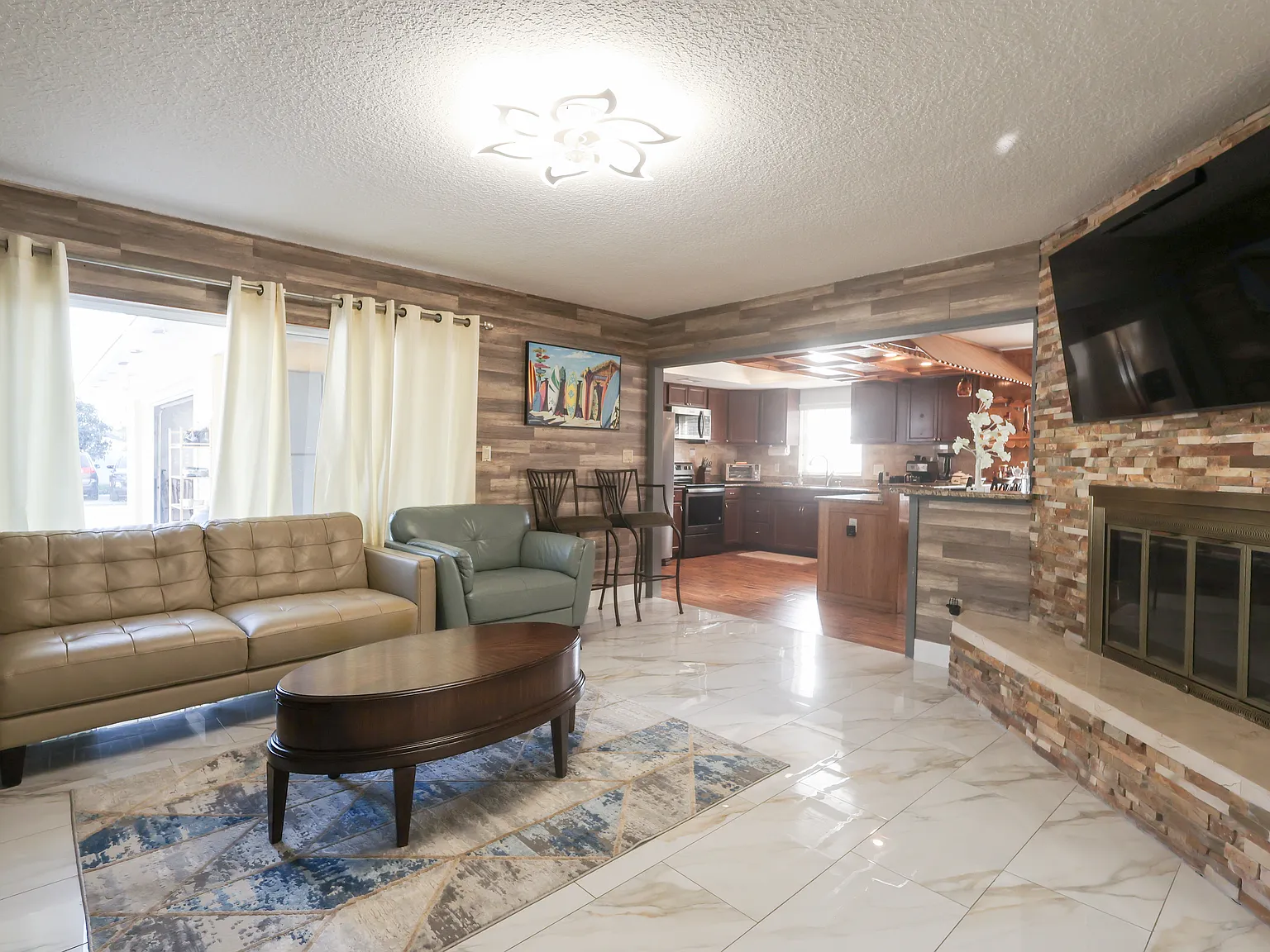 3 bed, 1940 sqft, $2,900 — Photo 3