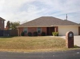 1816 Avon Dr, Corinth, TX 76210