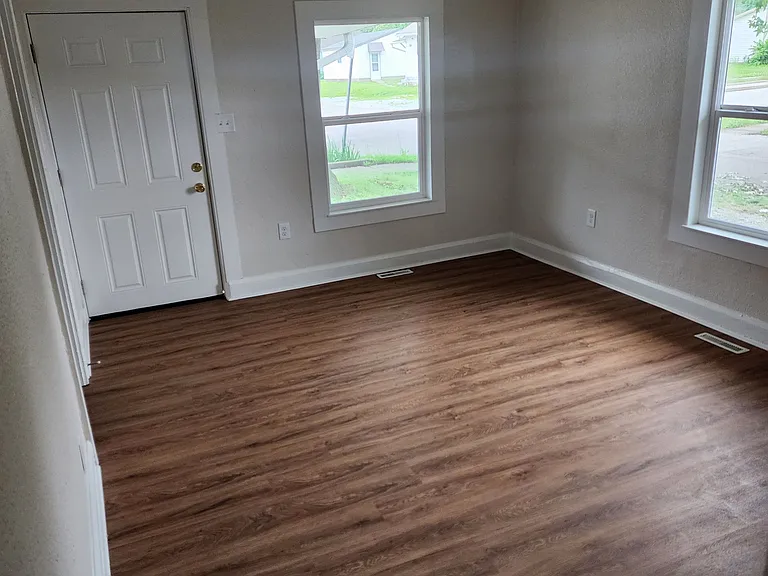 653 N Luett Ave #MAIN — Photo 11