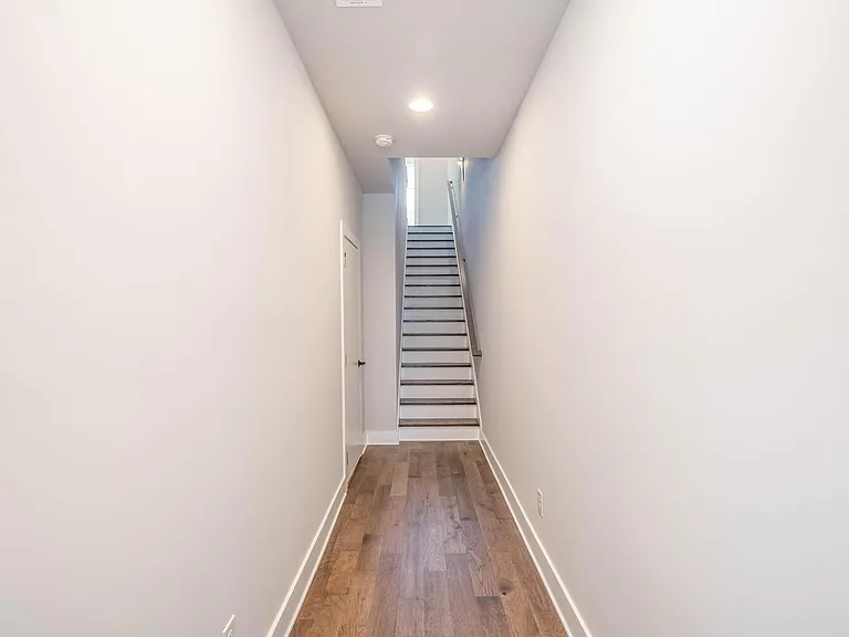 673 Ethel St NW — Photo 4