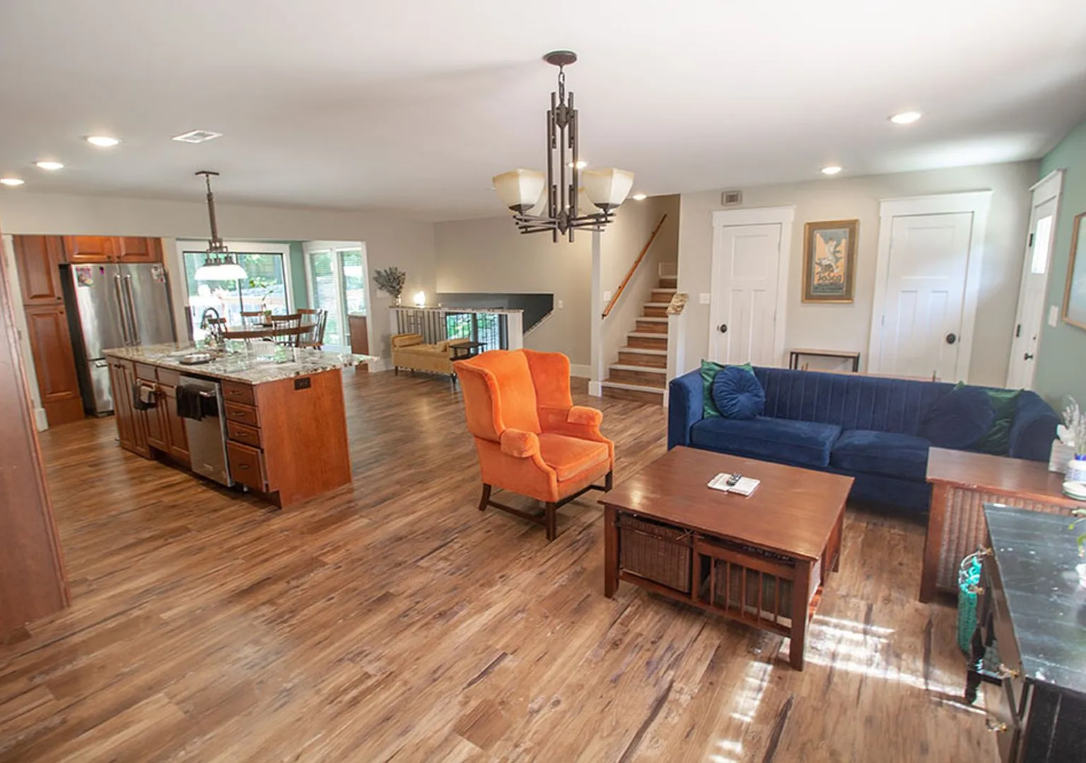 Modern 4bd Home - Fully Furnished Utilities Included — Photo 4