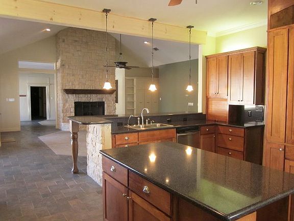 4th image of 3206 Callaway Dr