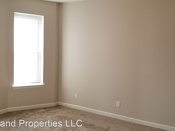 4th image of 3873 Botanical Ave #2W
