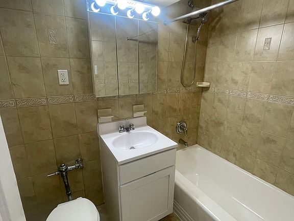 4th image of 166-05 Highland Ave #5