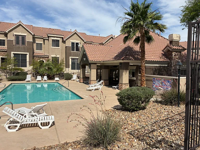 2753 Fountain Ridge Ln — Photo 36