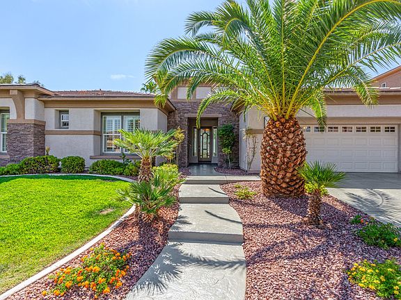 2nd image of 1733 Cypress Manor Dr