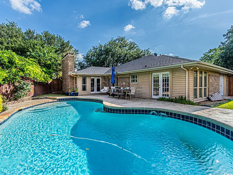 6935 Kingshollow Dr — Photo 38