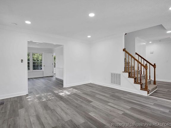 4th image of 452 Foxwood Dr