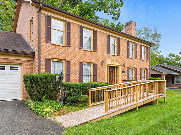 4th image of 1435 English Forest Rd