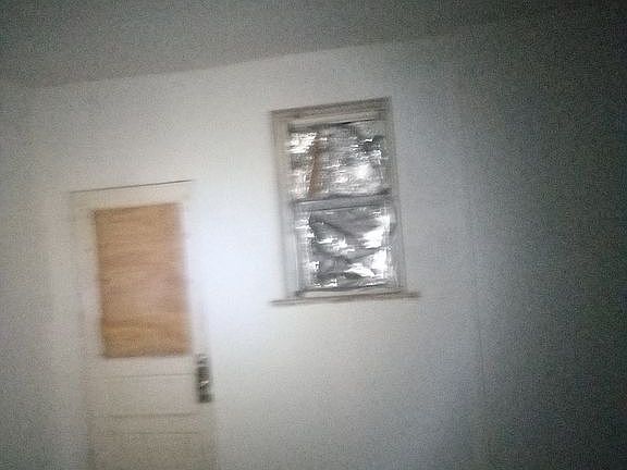 5th image of 1916 Benton St