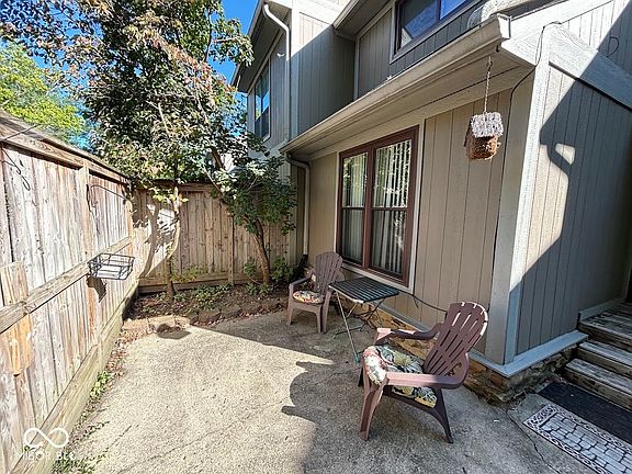 2nd image of 4251 Larkspur Trce