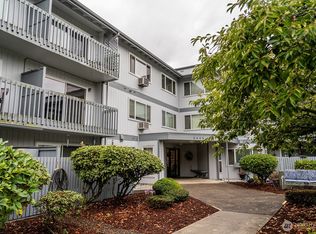 2005 Tibbetts Dr APT 305, Longview, WA 98632