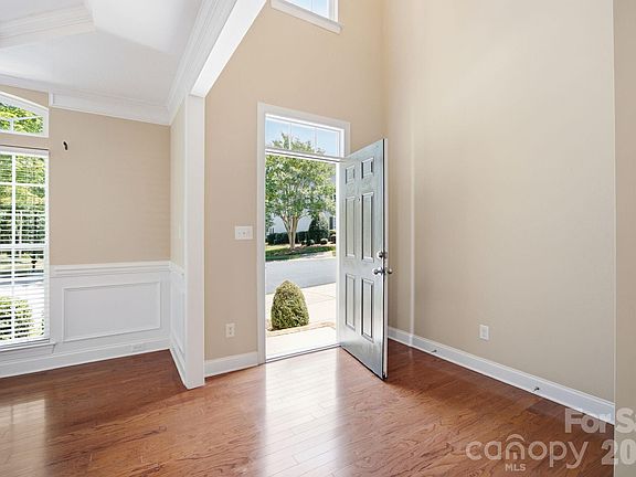 4th image of 10149 Linksland Dr