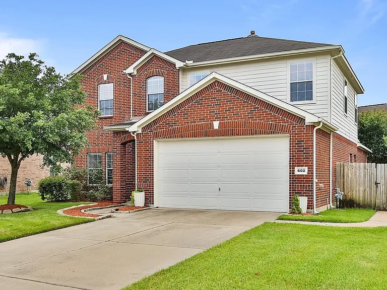 602 Blue Oasis Ct — Photo 2