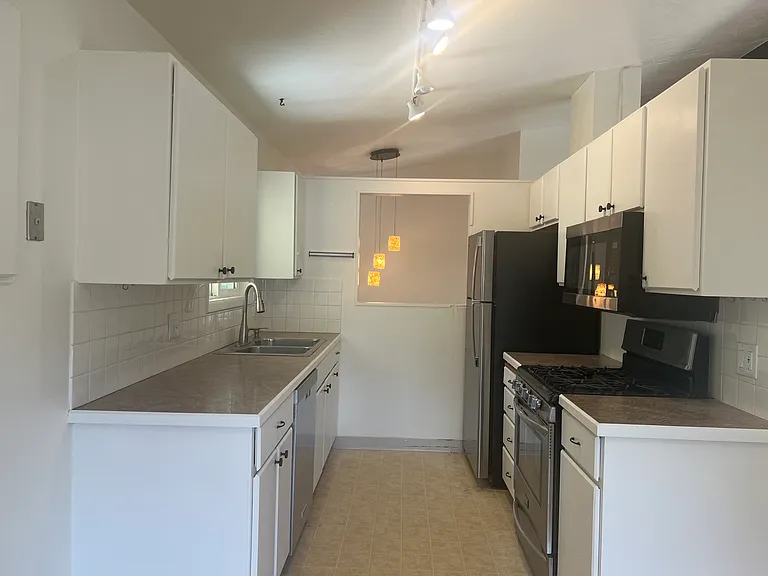 8 Columbine Rd — Photo 4