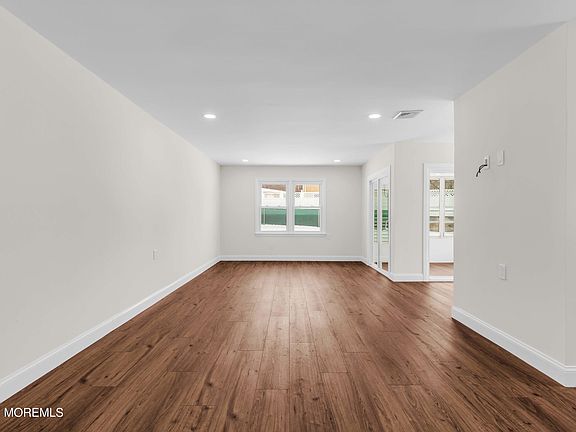 4th image of 17 Markham Road