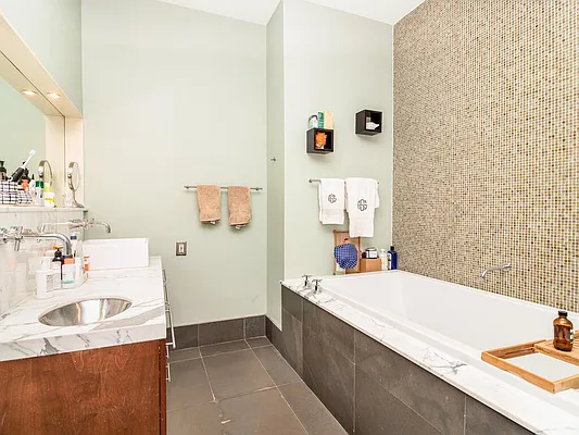 Rented by Re/Max In The City | media 4