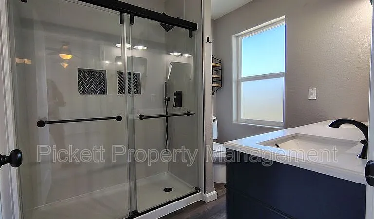 147 N Wycoff Ave — Photo 11