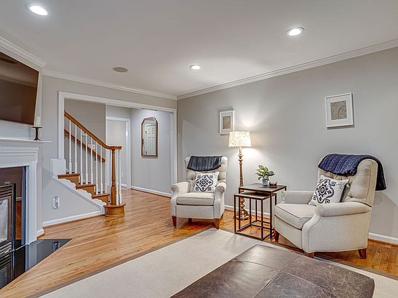 5th image of 1010 Wythe St